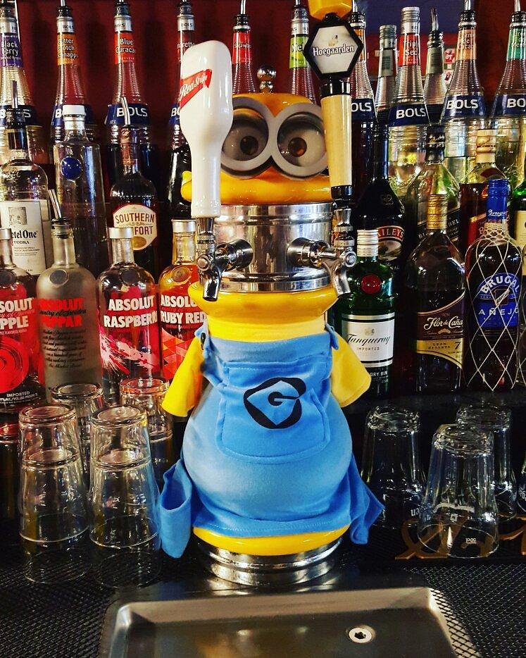 Full bar at PD's Sports Bar & Grill, Grand Cayman